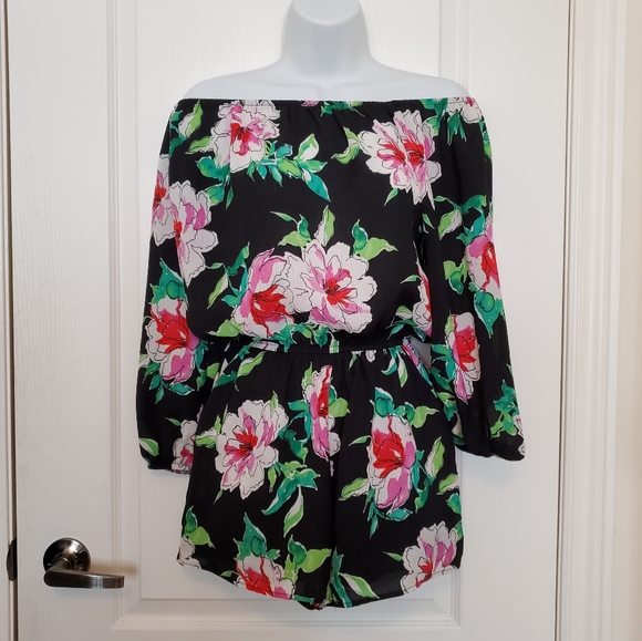 Love...Ady Off-The-Shoulder Floral Print Romper - Picture 6 of 7